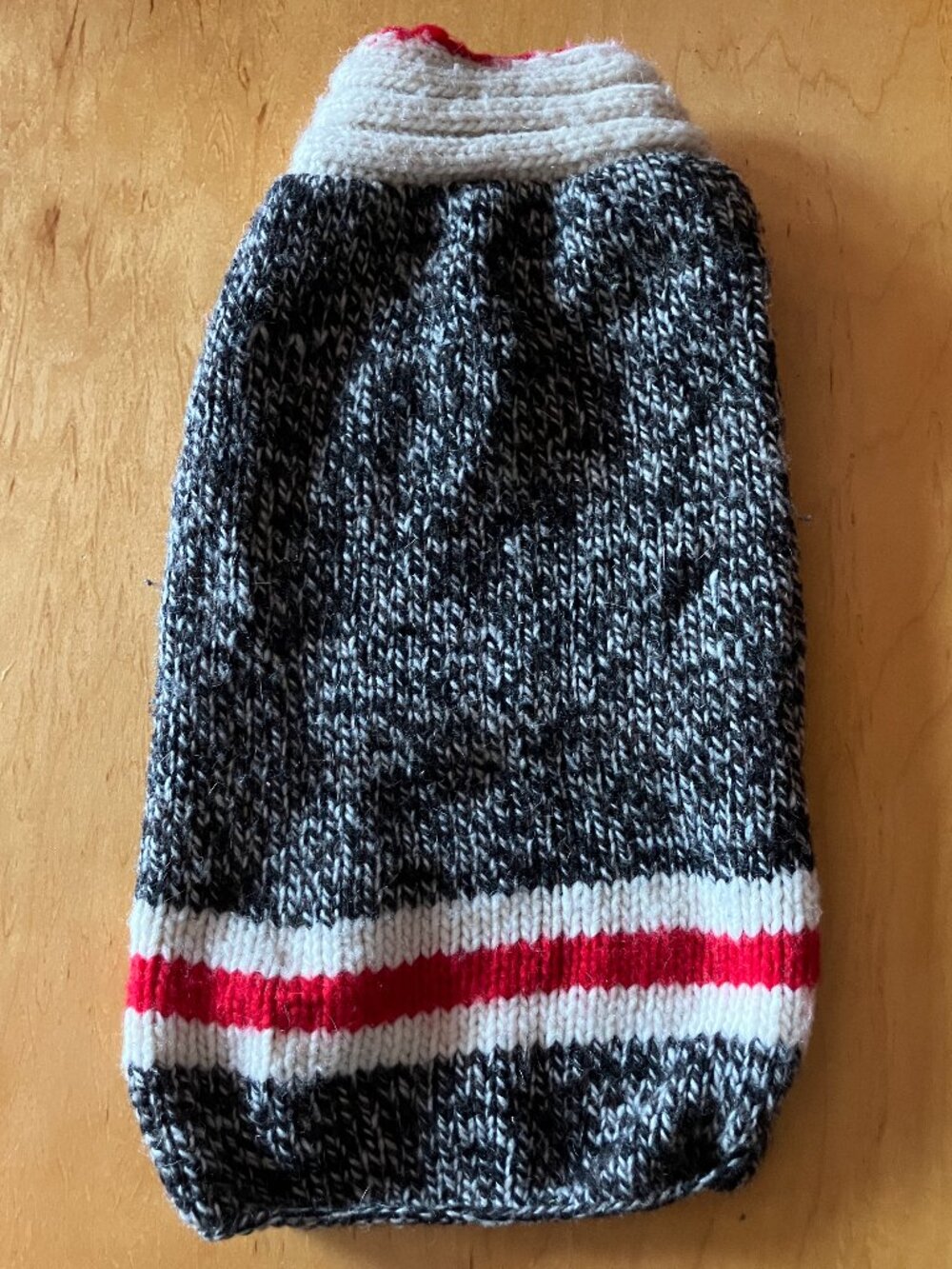 Chilly Dog Hand Knit Dog Sweater Gray Red White Made in Ecuador Medium